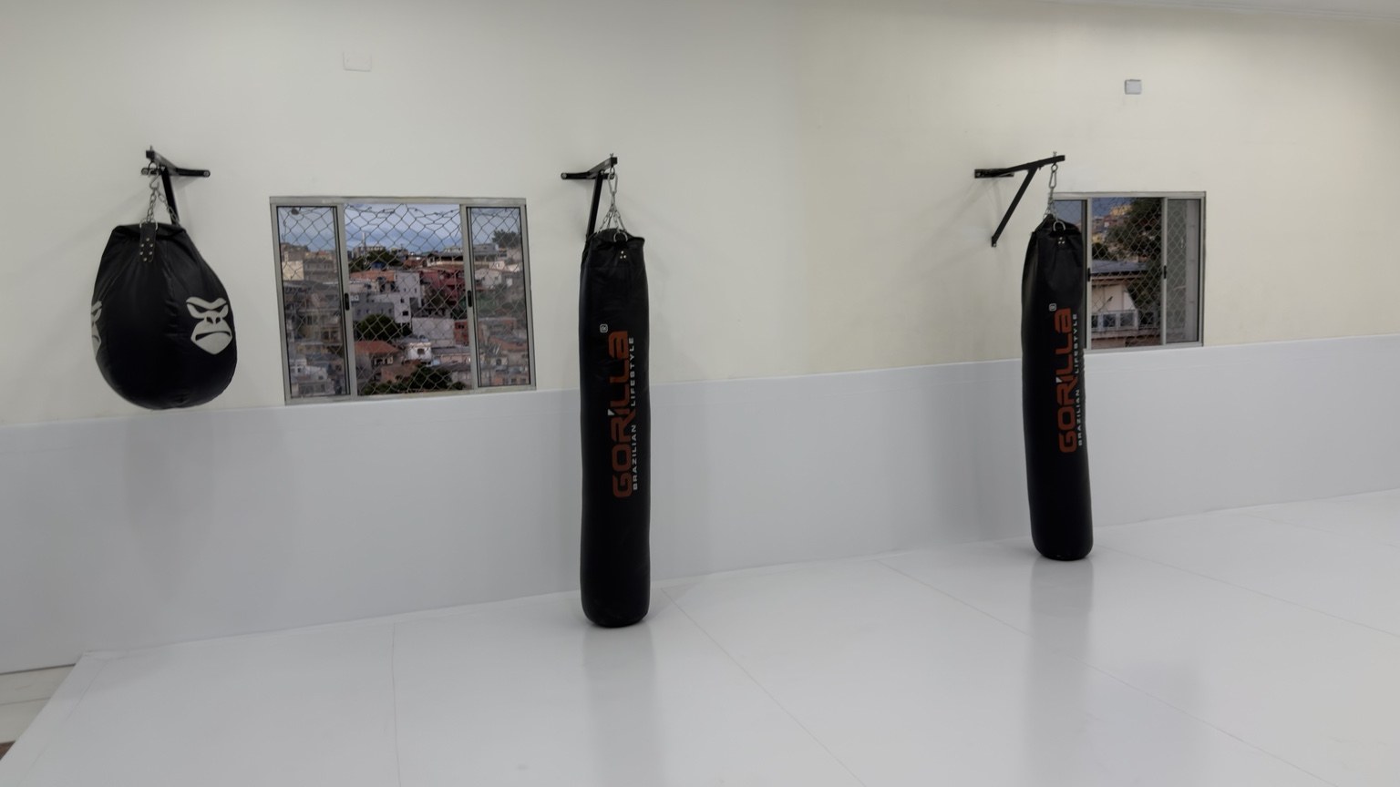Área com sacos de pancada